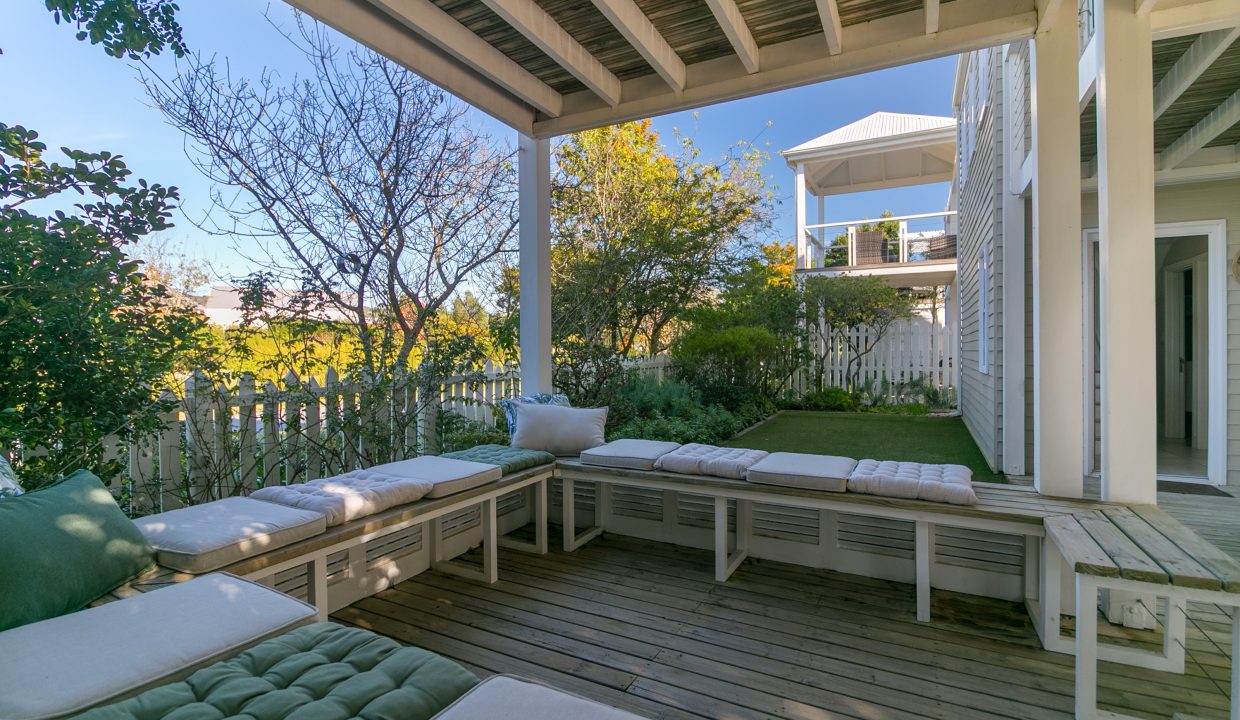 19 - Downstairs patio