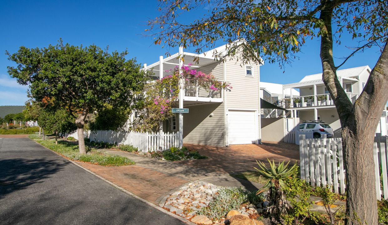 20 - 2 car ports with single garage