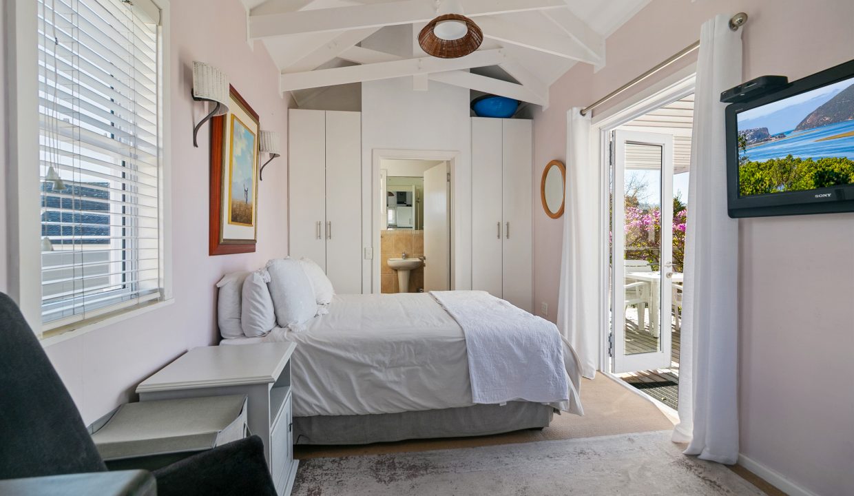 25 - Spacious flatlet